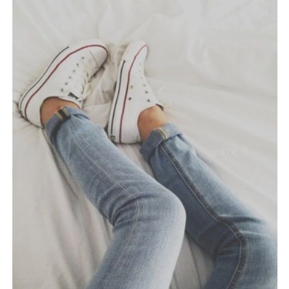 White converse - MENS 6.5, WOMENS 8.5-9